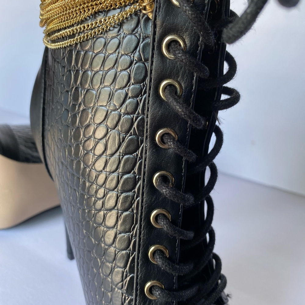 NWOT Shoedazzle size 6 1/2 Keep Me High chain link - Picture 2 of 7